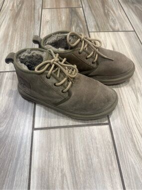 UGG Men's Suede Chukka Boots in Olive Green